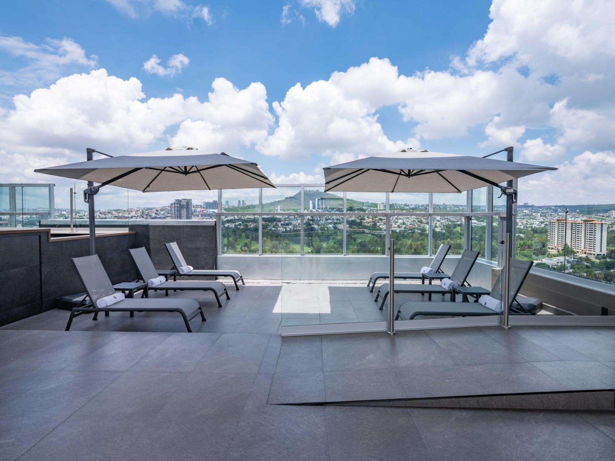 Galeria Plaza Leon Hotel Luaran gambar